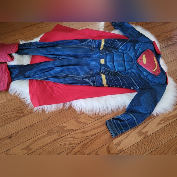 DC Superman Costume 🦸‍♂️ - Picture 8 of 11